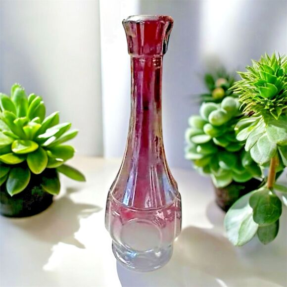 Vintage WHEATON Ruby Red Bullseye 9" Glass Bud Vase, Starburst Bottom, Excellent - Picture 1 of 6